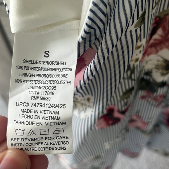 Small Floral Dress - Picture 4 of 4